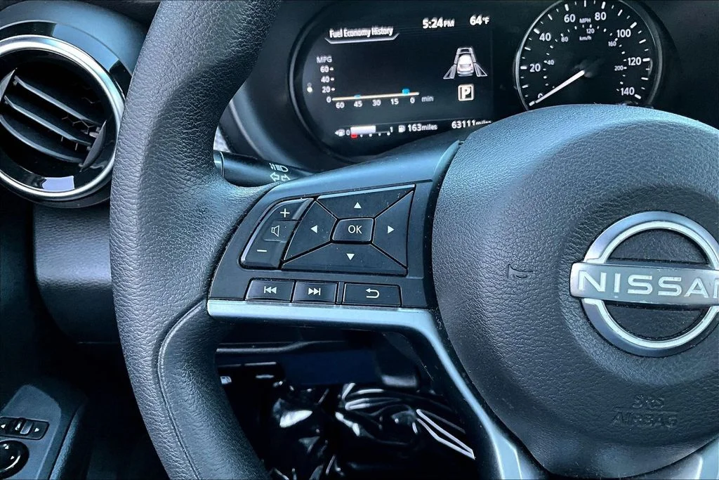 Used 2022 Gray Nissan SV image 11