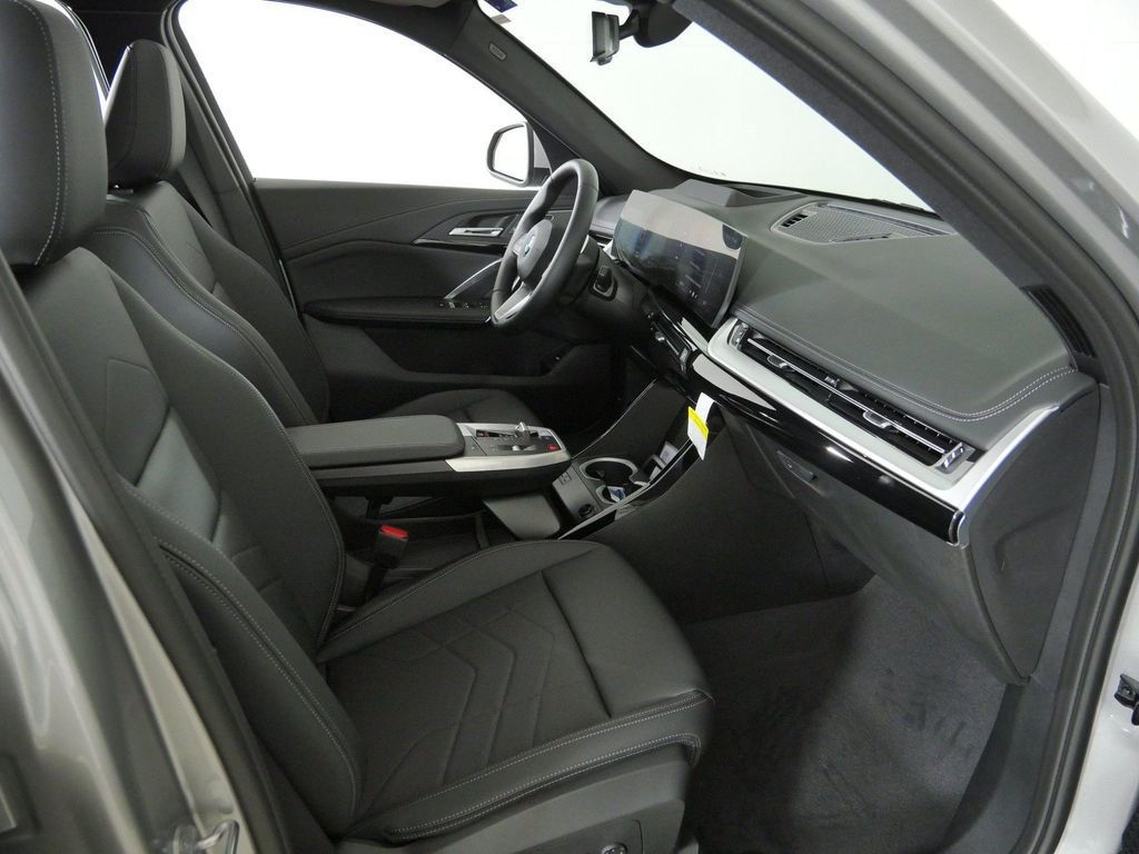 New 2026 Space Silver Metallic BMW xDrive28i image 20