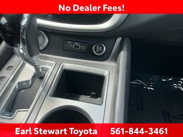 Used 2023 Red Nissan SL image 43