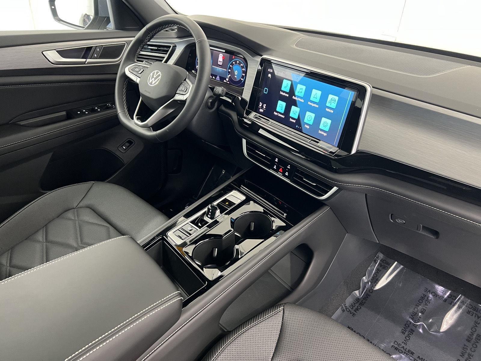 New 2026 pure gray Volkswagen 2.0T SE w/Technology image 29
