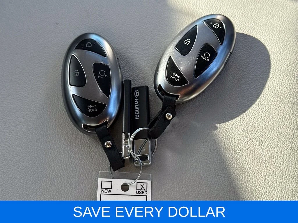 Used 2025 Black Hyundai SEL Convenience image 22