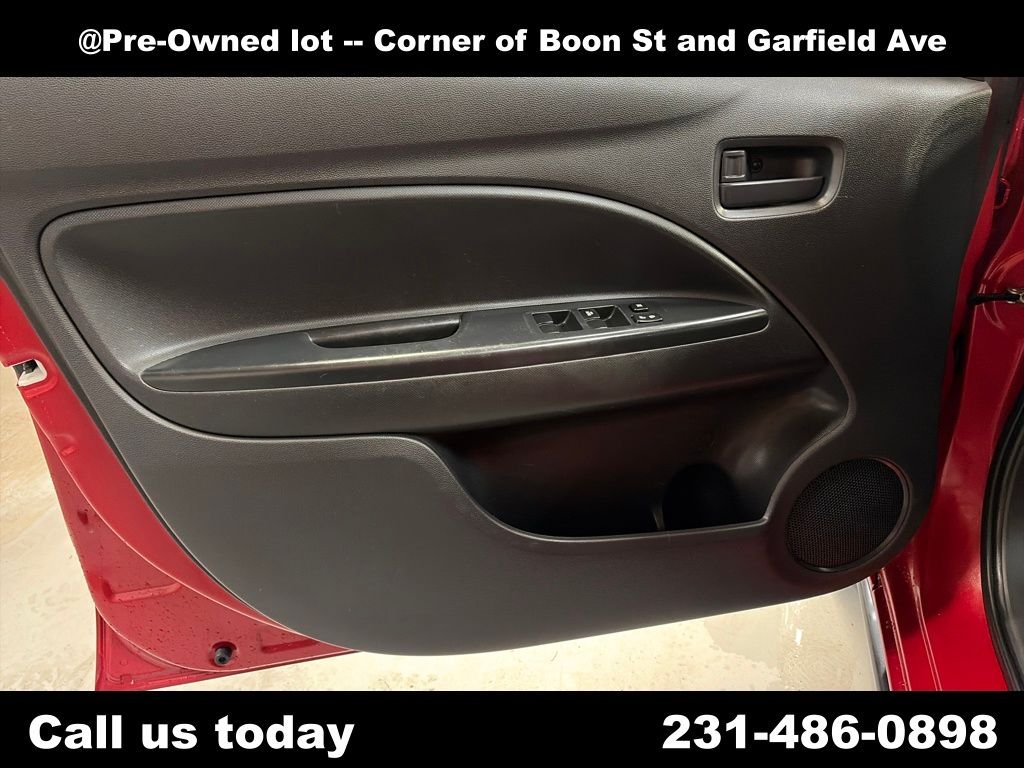 Used 2024  Mitsubishi ES image 11