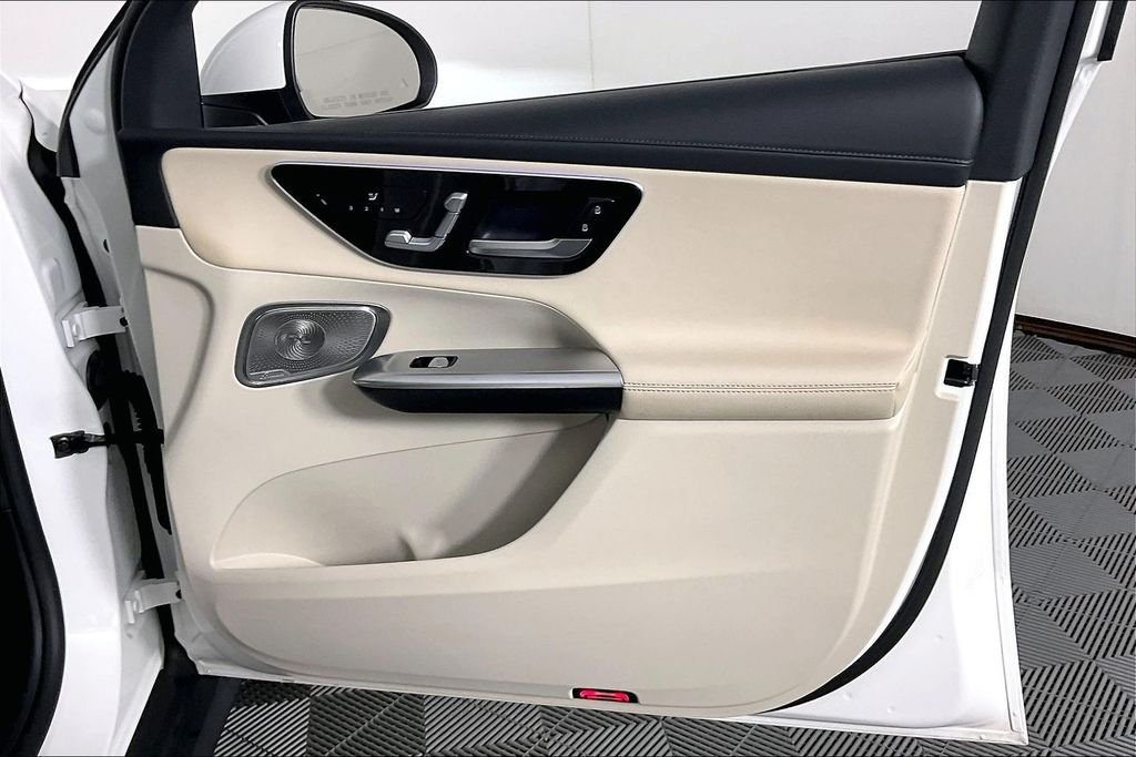2023 Mercedes-Benz GLC GLC 300 - Photo 16