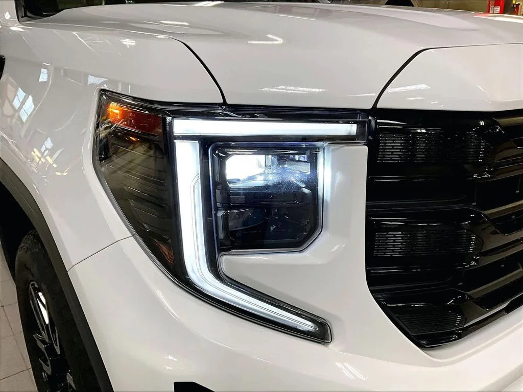 Used 2023 White GMC Elevation image 34