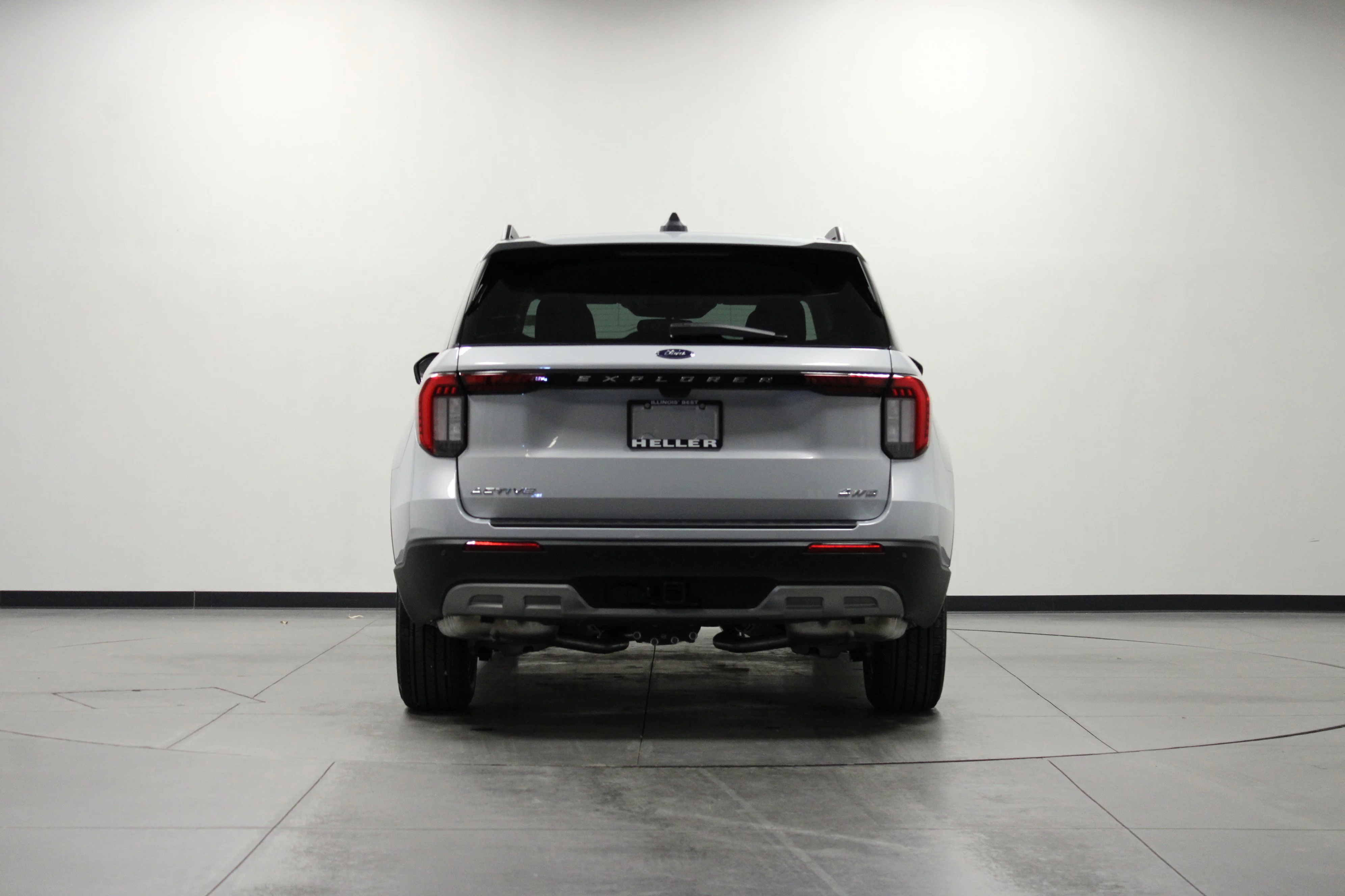 New 2026 Space White Metallic Ford Active image 5
