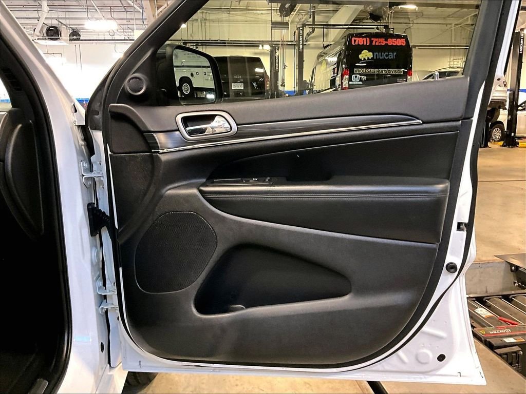 Used 2020 White Jeep Limited X image 12