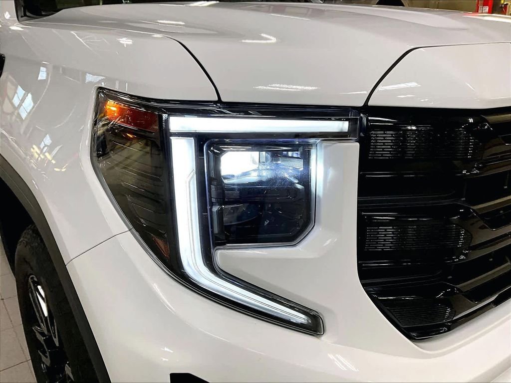 Used 2023 White GMC Elevation image 34