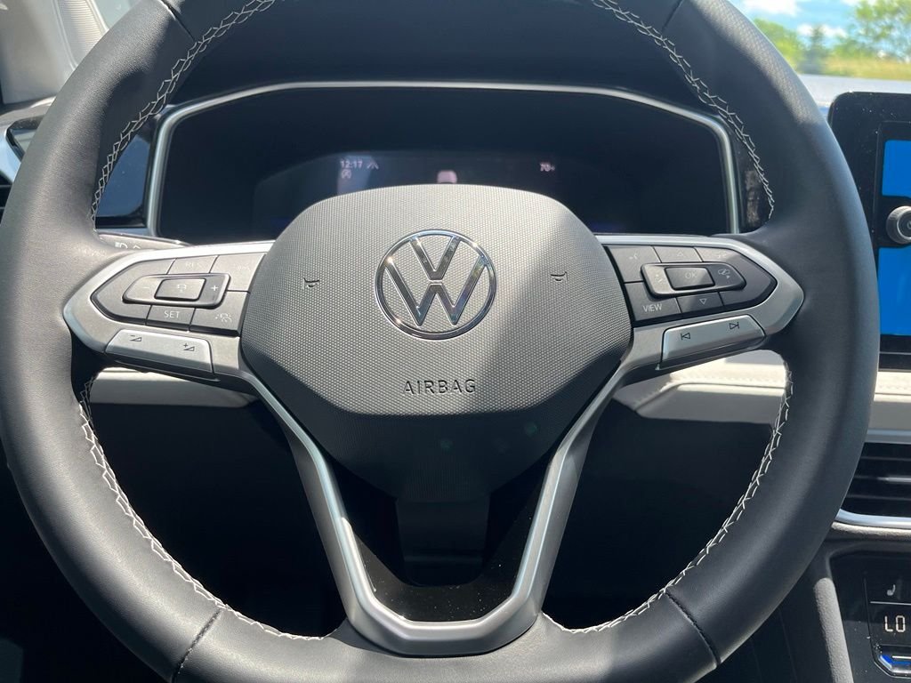 New 2026 Black Volkswagen 1.5T SE image 21