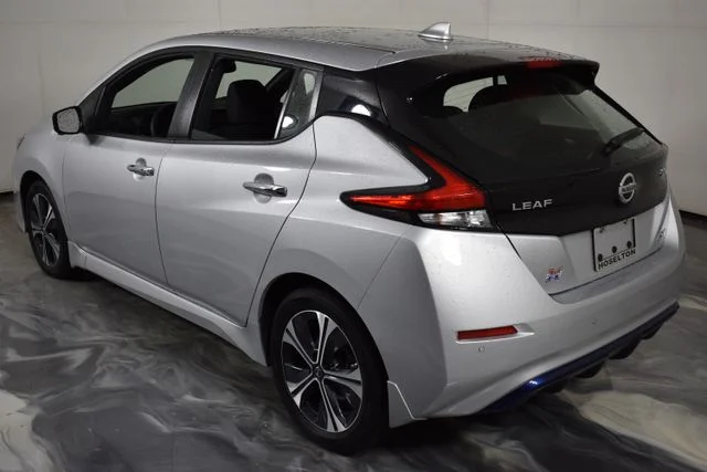 Used 2022 Silver Nissan SV Plus image 7