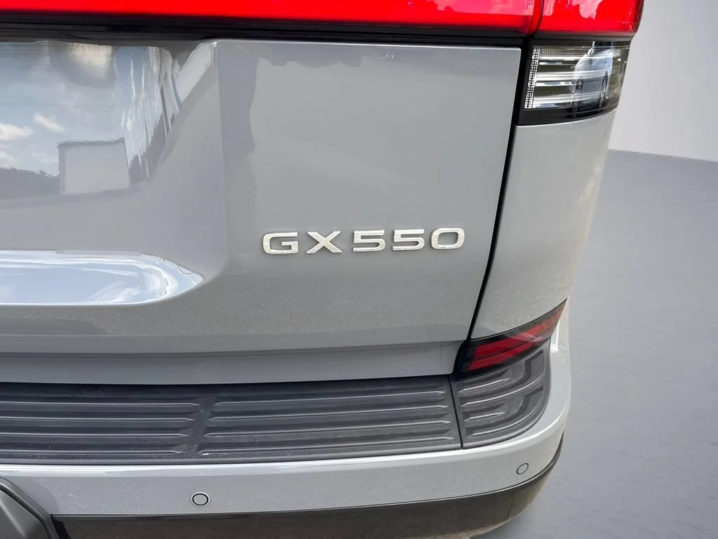 Used 2024  Lexus GX 550 Luxury image 39