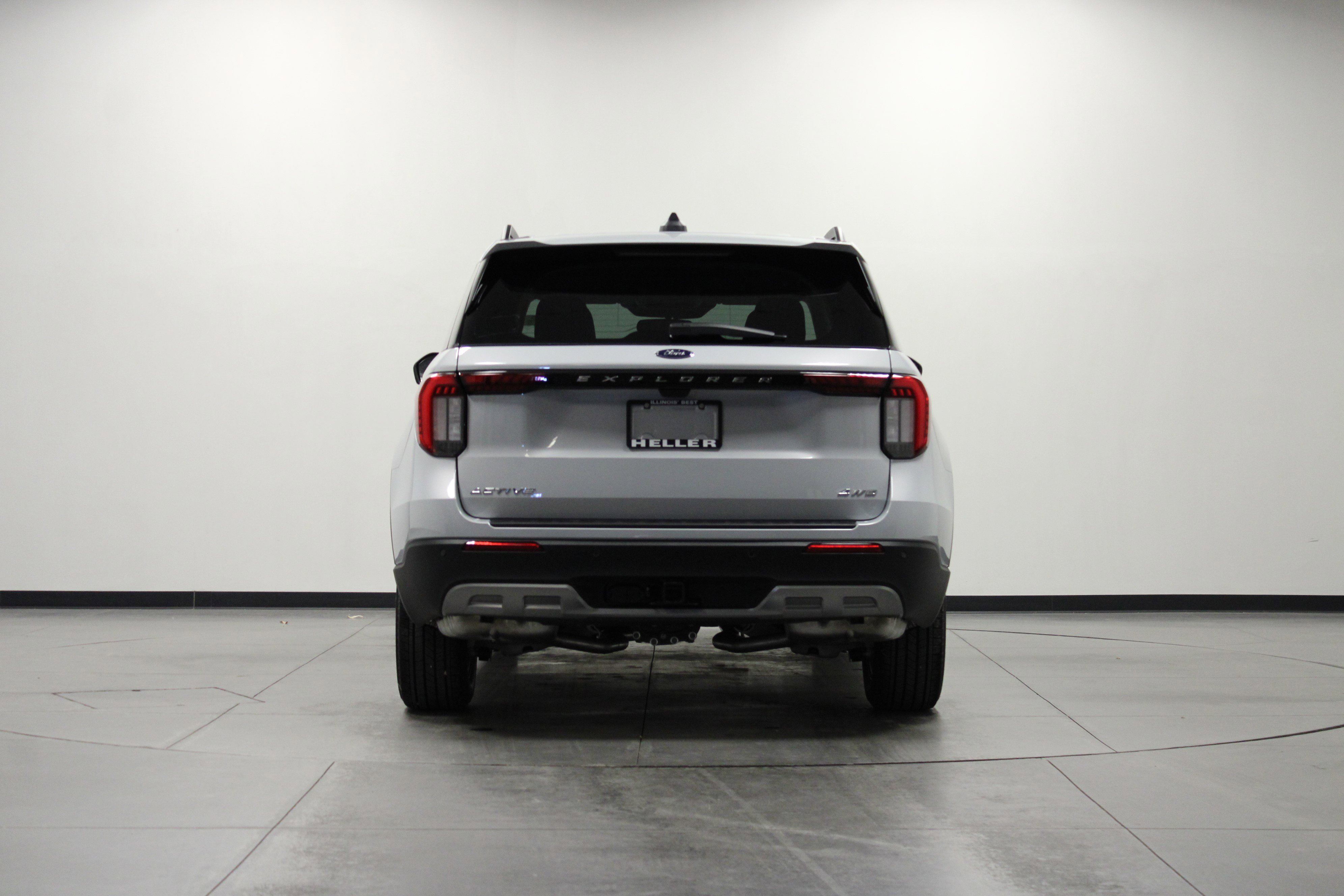 New 2026 Space White Metallic Ford Active image 5