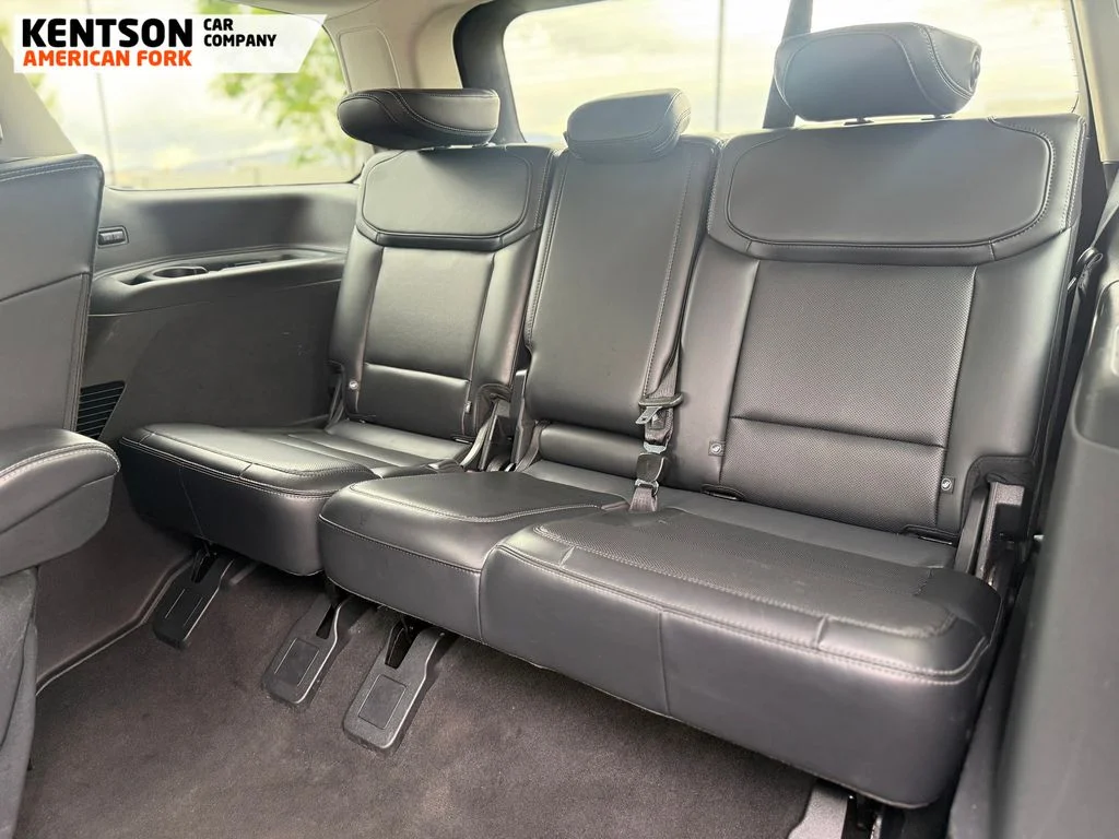 Used 2025 Silver Ford Platinum image 41