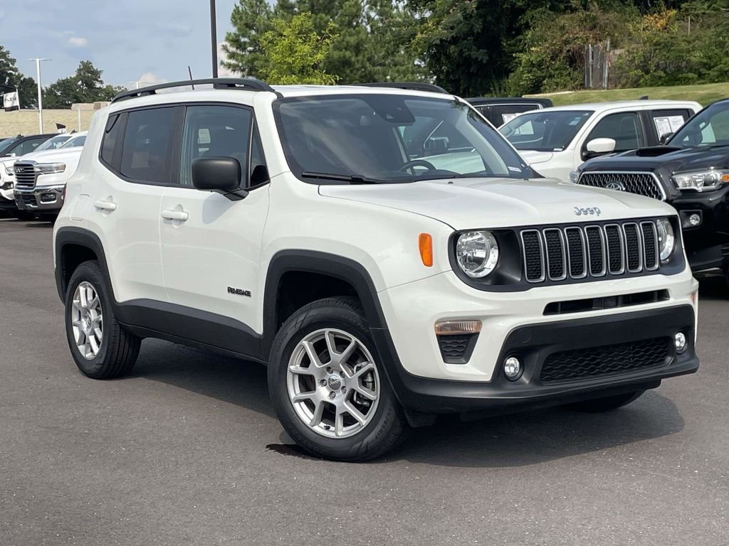 Used 2023 White Jeep Latitude image 1