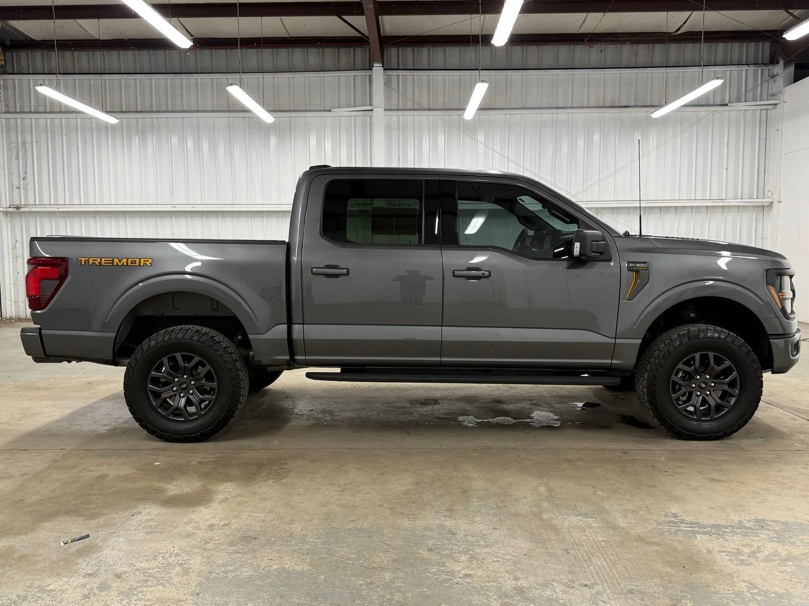 Used 2025 Gray Ford Tremor image 5