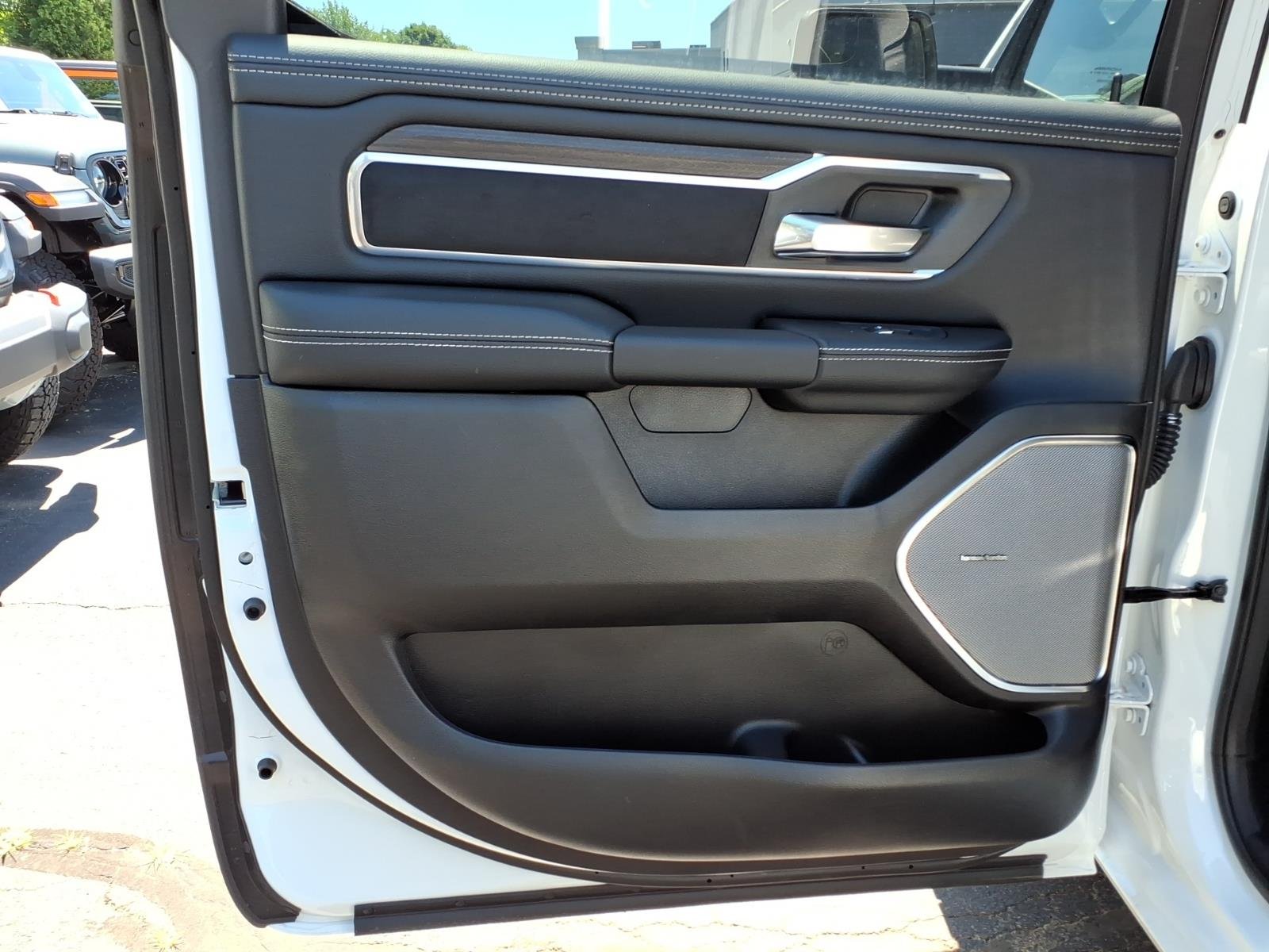 New 2026 Bright White Clear-Coat Exterior Paint RAM Laramie image 9