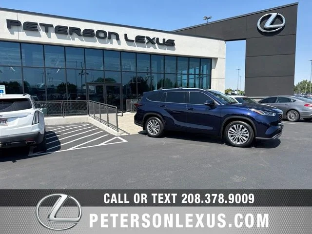 Used 2024  Toyota Platinum image 1
