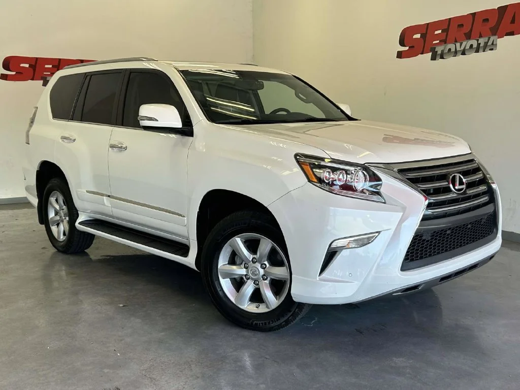 Used 2018 White Lexus 460 image 1