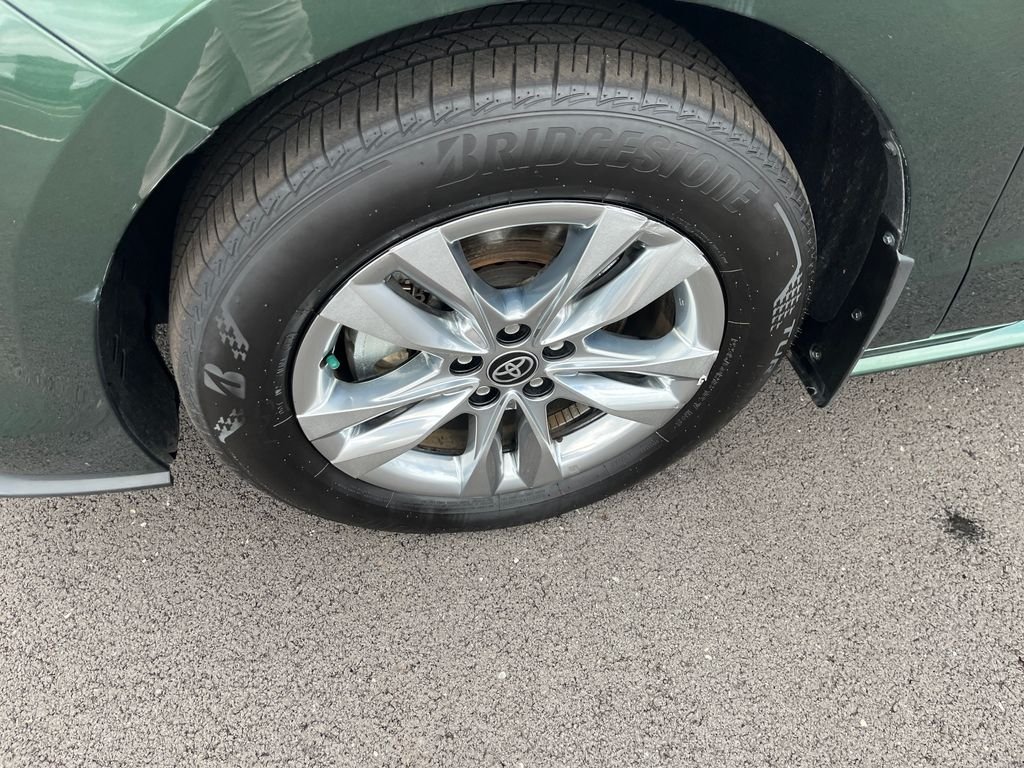 Used 2025 Green Toyota XLE image 9