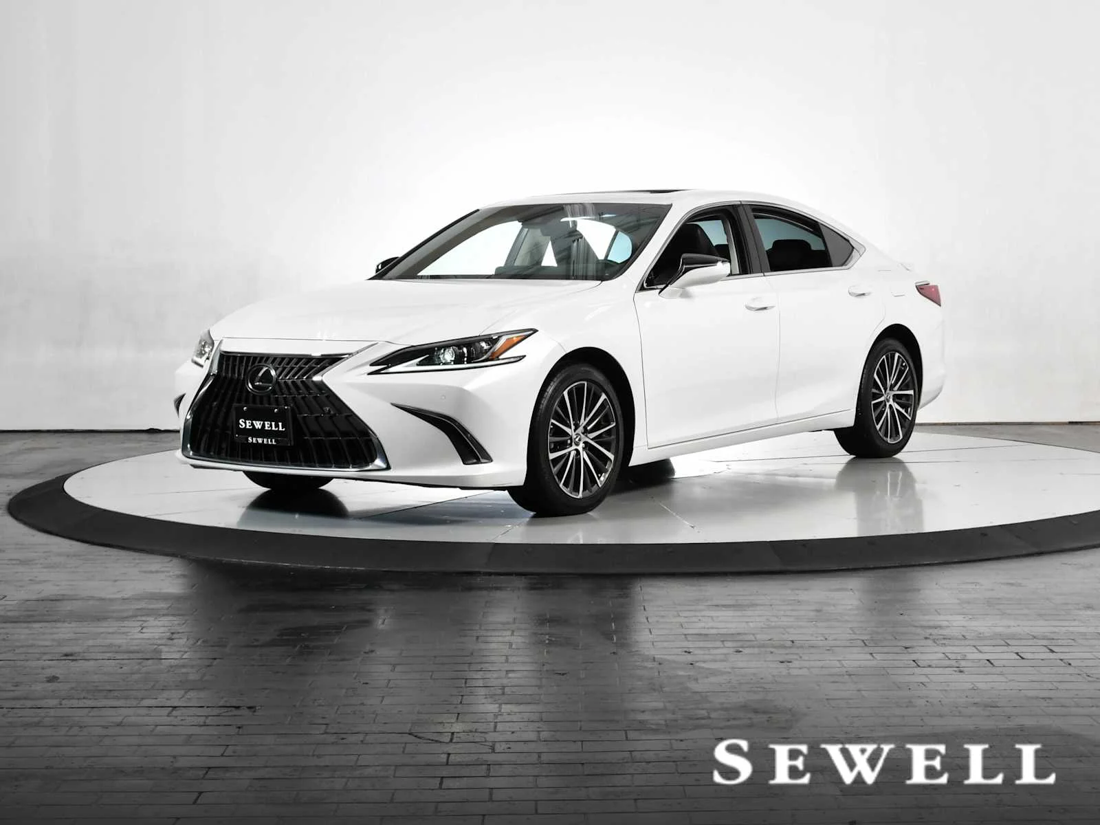 2025 Lexus ES 300h 
