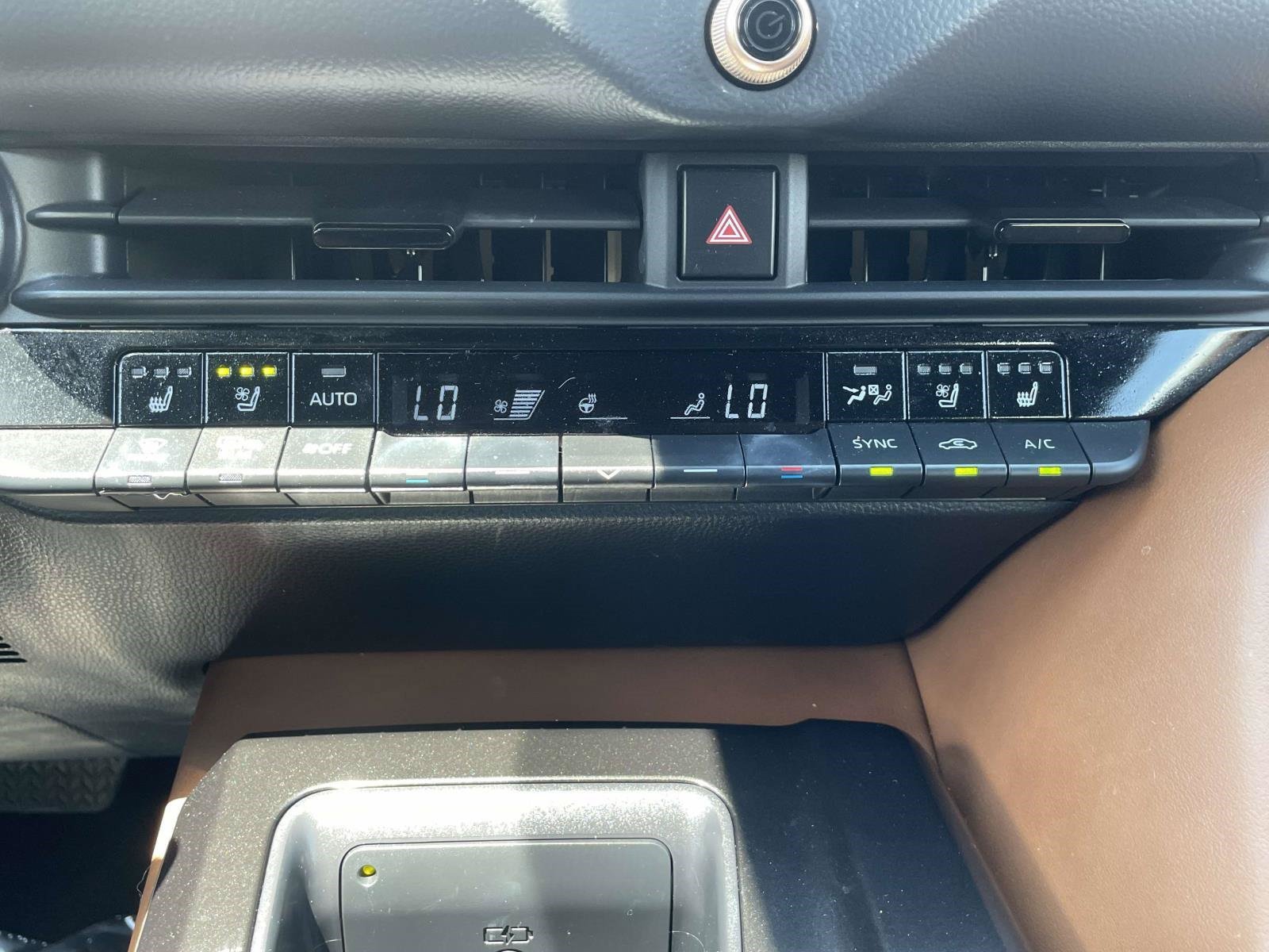 Used 2025 Oxygen White Toyota XLE image 32