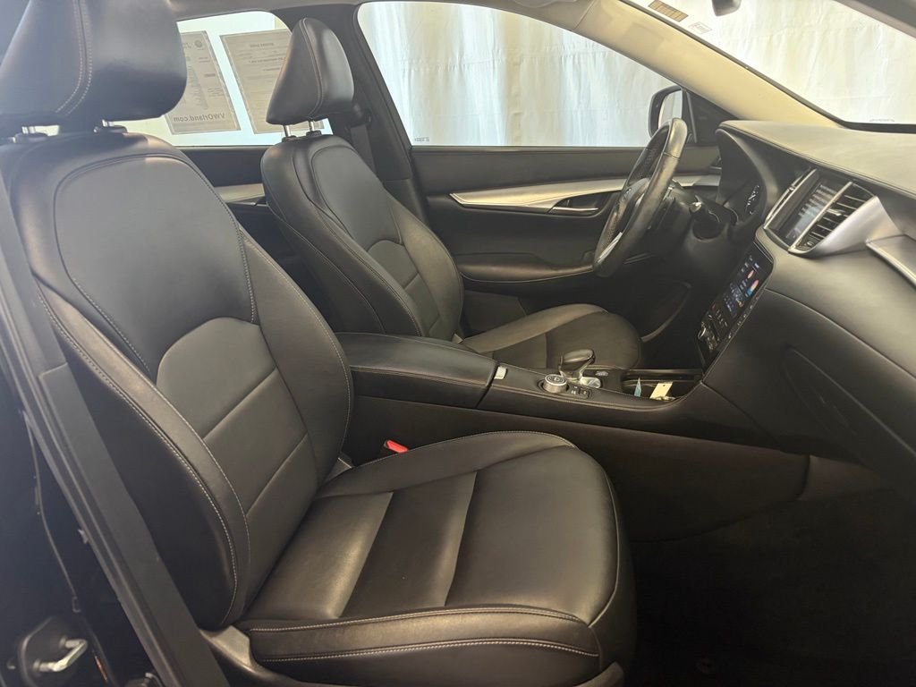 Used 2020 Black Obsidian INFINITI LUXE image 17
