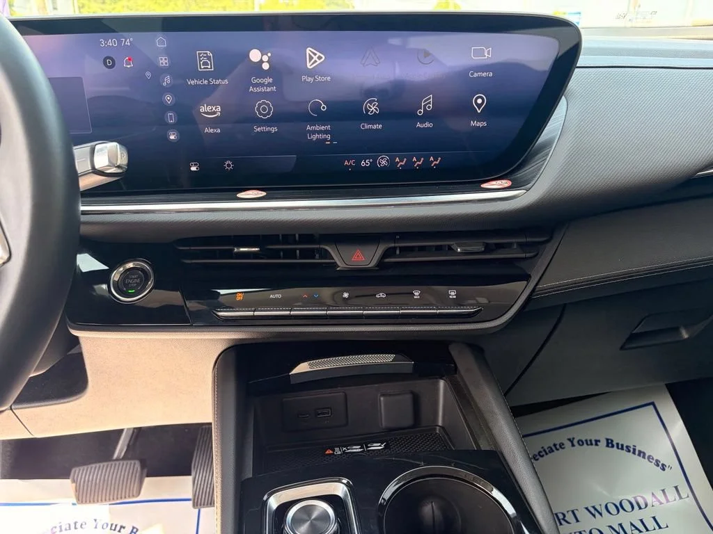 Used 2024 Summit White Buick Preferred image 15