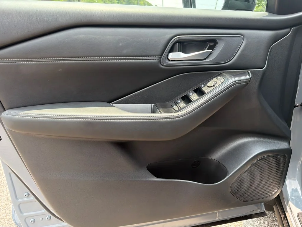 Used 2026 Boulder Gray Pearl Nissan Dark Armor image 34