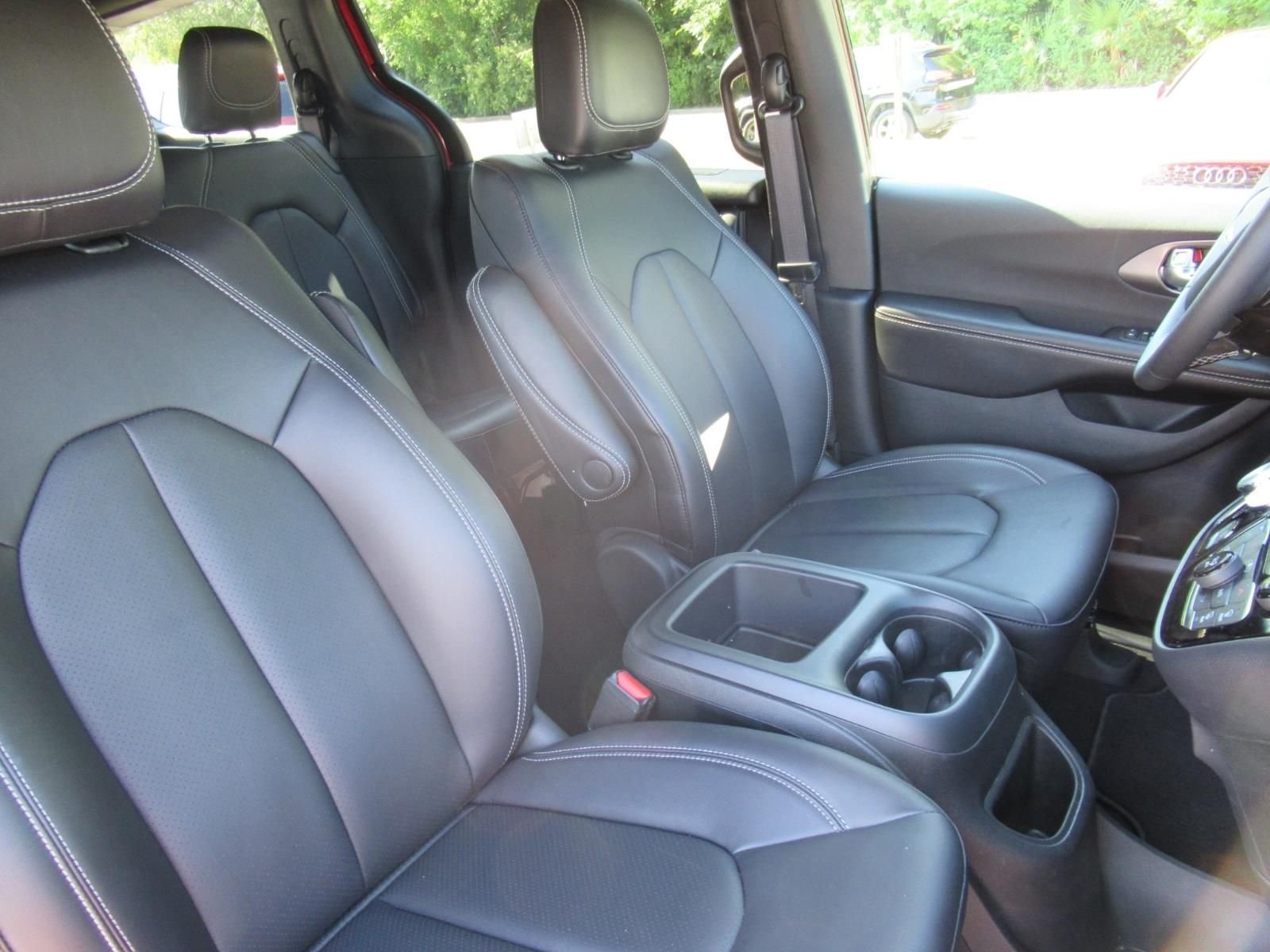 New 2026 Red Hot Pearl-Coat Exterior Paint Chrysler LX image 9