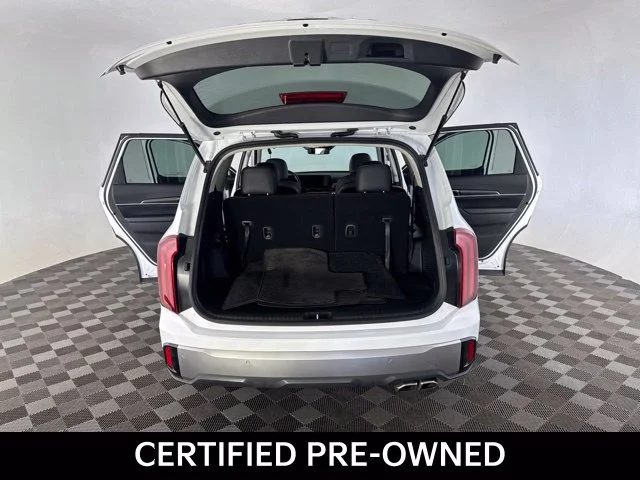Used 2024 White Kia S image 21