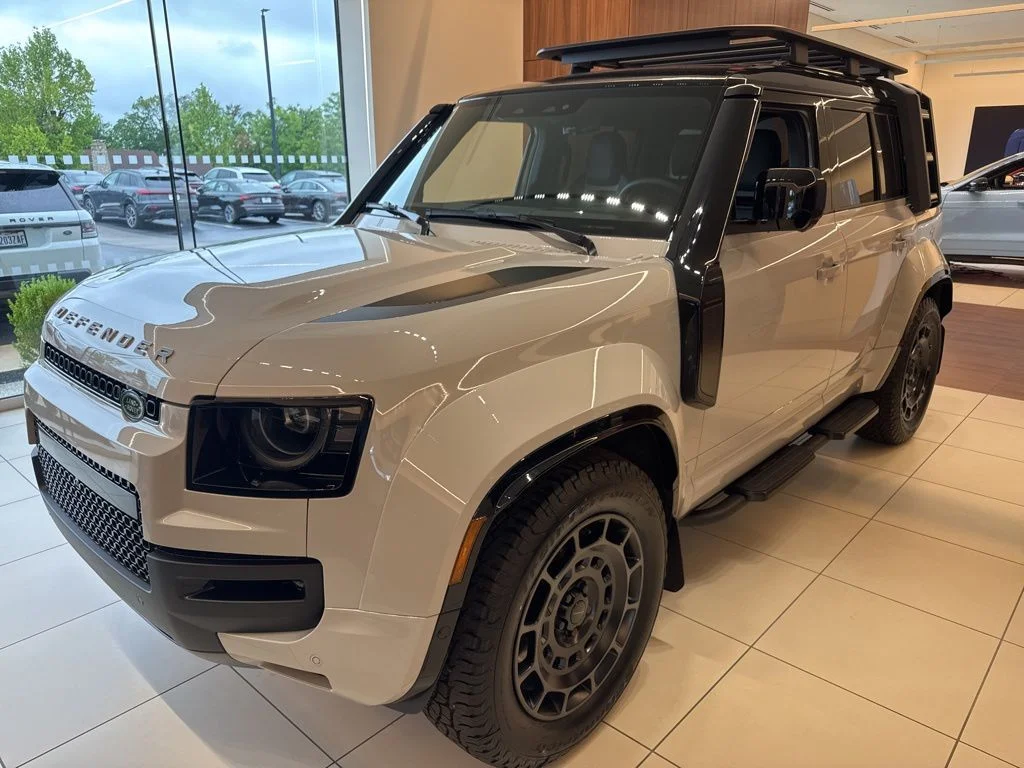 2026 Land Rover Defender 110 OCTA P635's photo