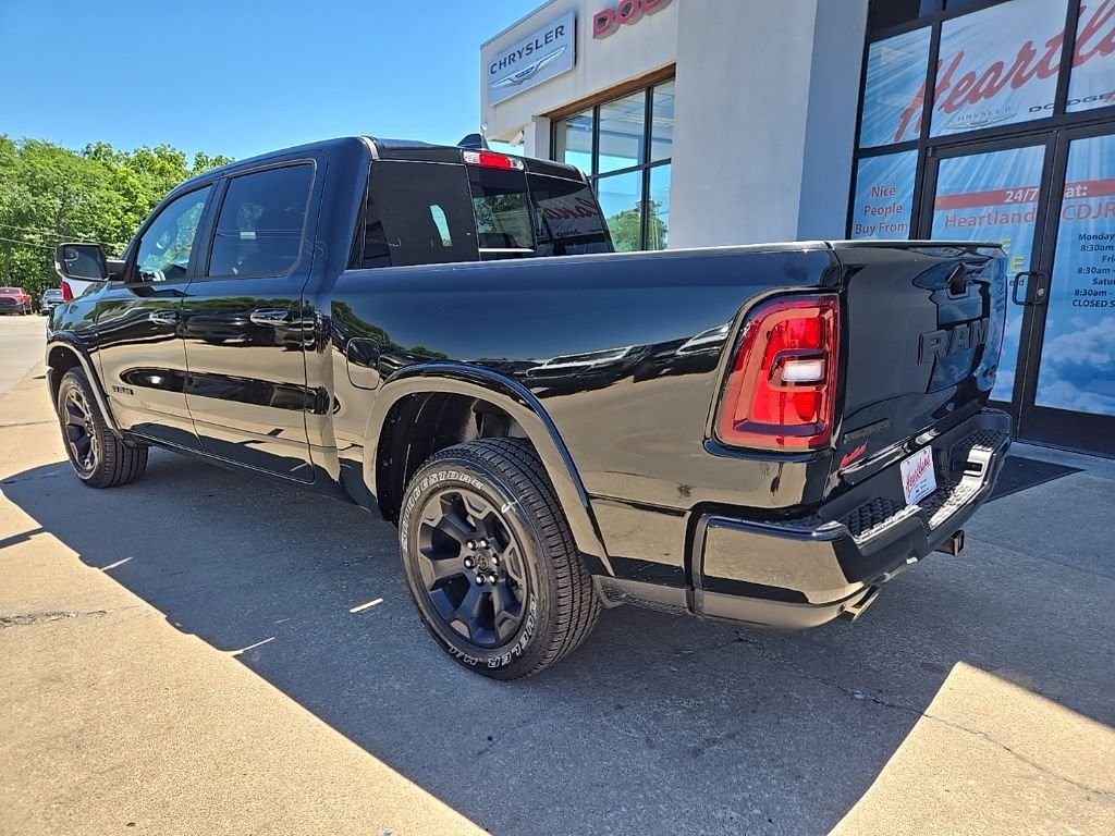 New 2026 Diamond Black Crystal Pearl-Coat Exterior Paint RAM Big Horn/Lone Star image 7
