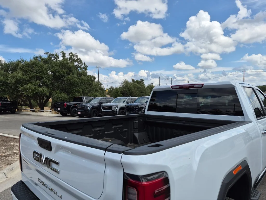 New 2026 Glacier White Tricoat GMC Denali Ultimate image 39