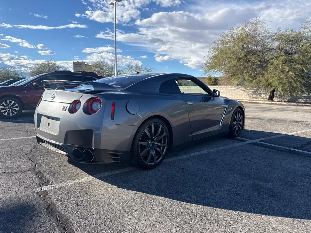 Used 2015 Gray Nissan Premium image 11