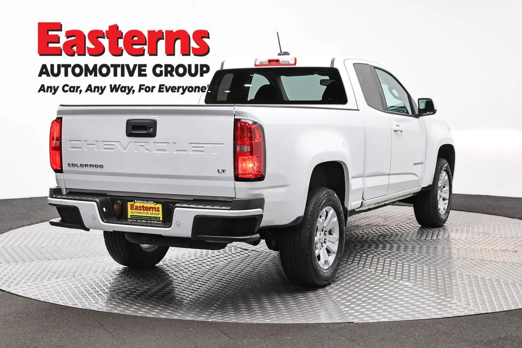 Used 2022 White Chevrolet LT image 5
