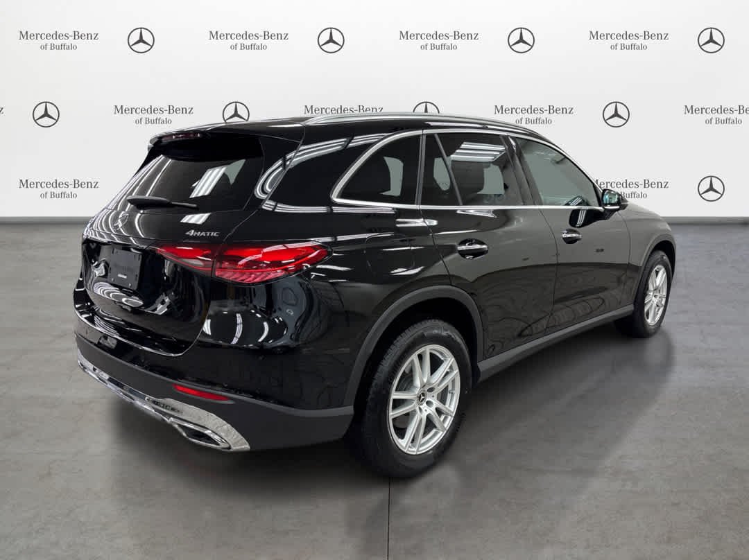 New 2026 Black Mercedes-Benz GLC 300 image 5