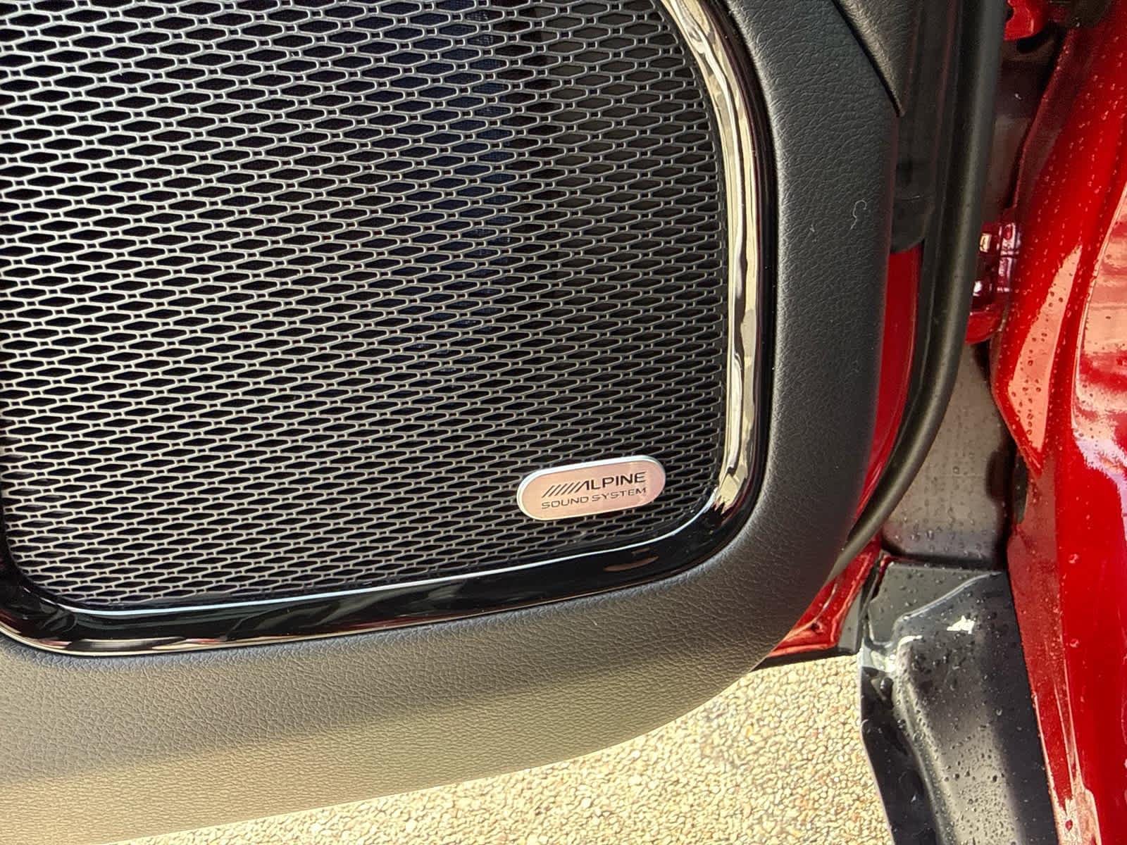 New 2026 Red Hot Pearlcoat Jeep Latitude image 15