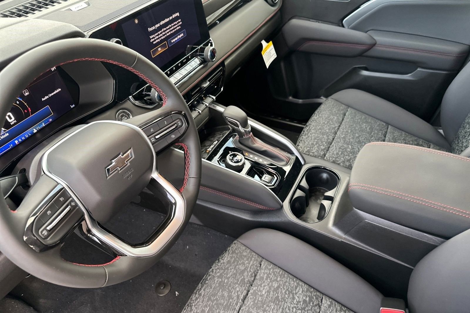 2025 Chevrolet Colorado Z71 - Photo 10