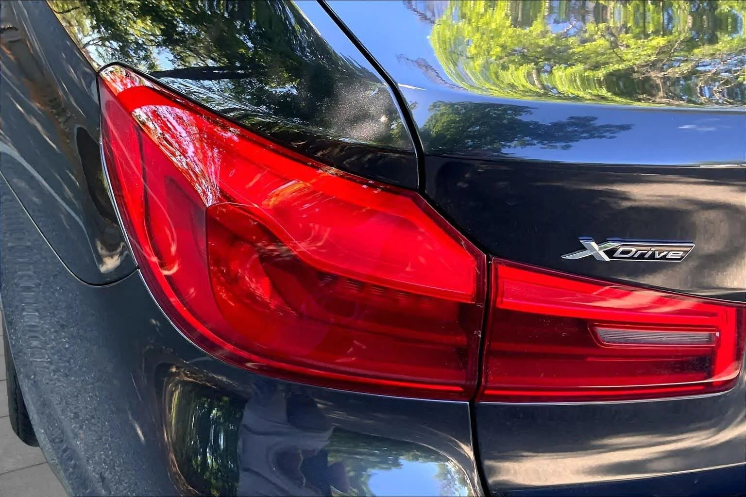 Used 2017 Dark Graphite Metallic BMW 540i xDrive image 27