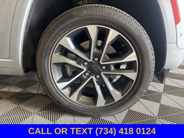 Used 2023 Silver Jeep Overland image 56