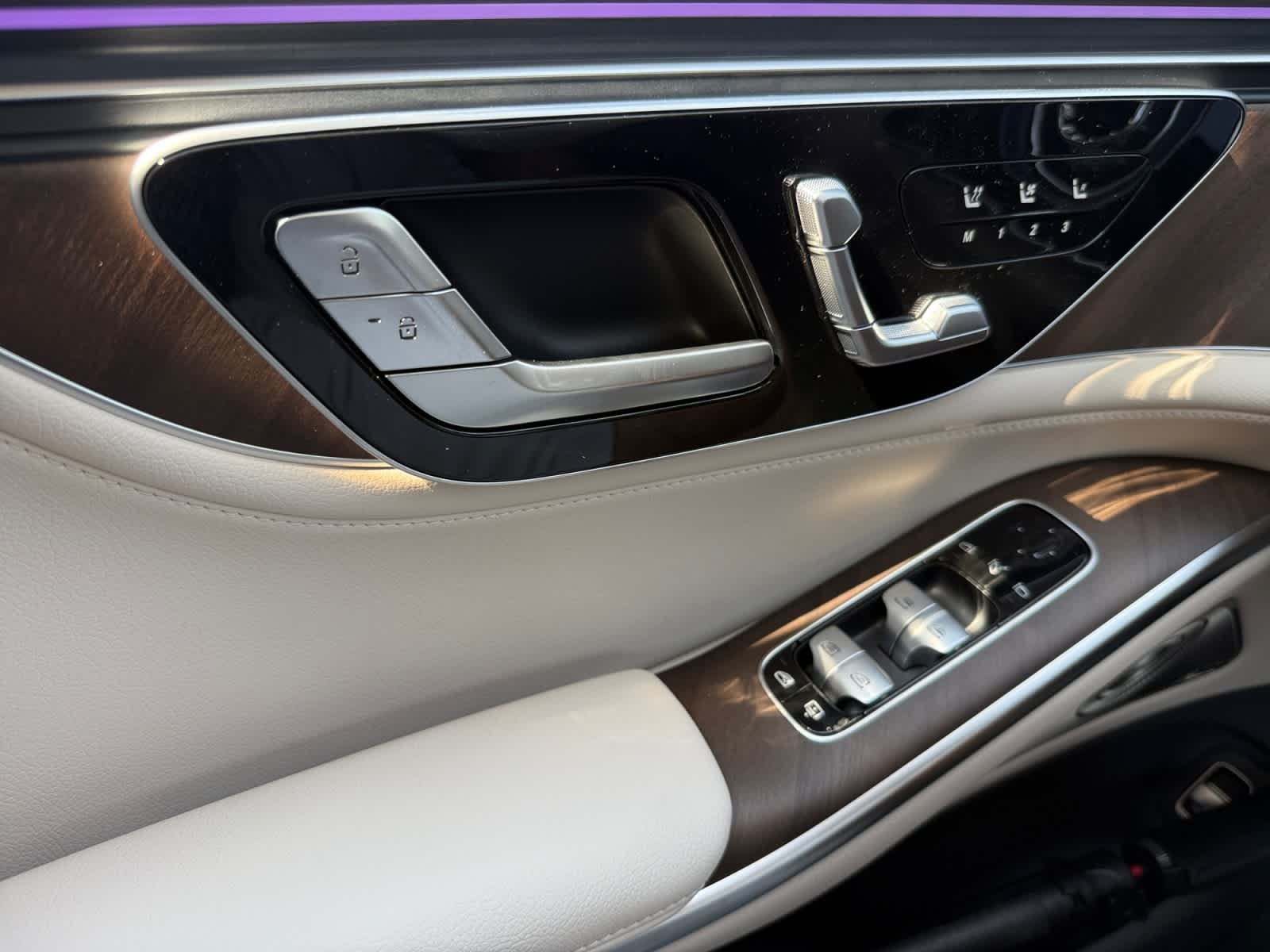 New 2027 MANUFAKTUR Moonlight White Metallic Mercedes-Benz S 500 image 26