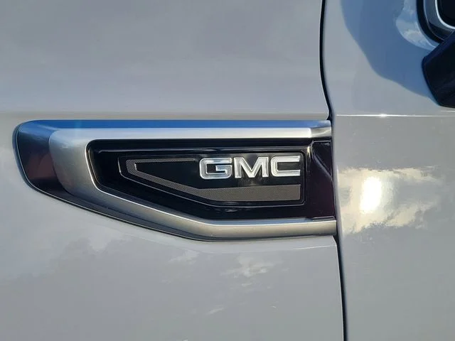 Used 2024 Summit White GMC Denali image 7