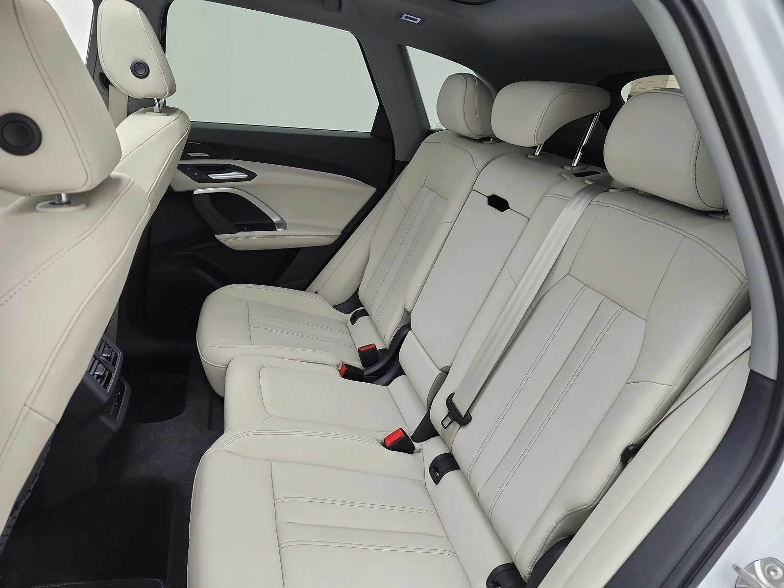 New 2026 Glacier White Metallic Audi Premium Plus 2.0 TFSI quattro image 11