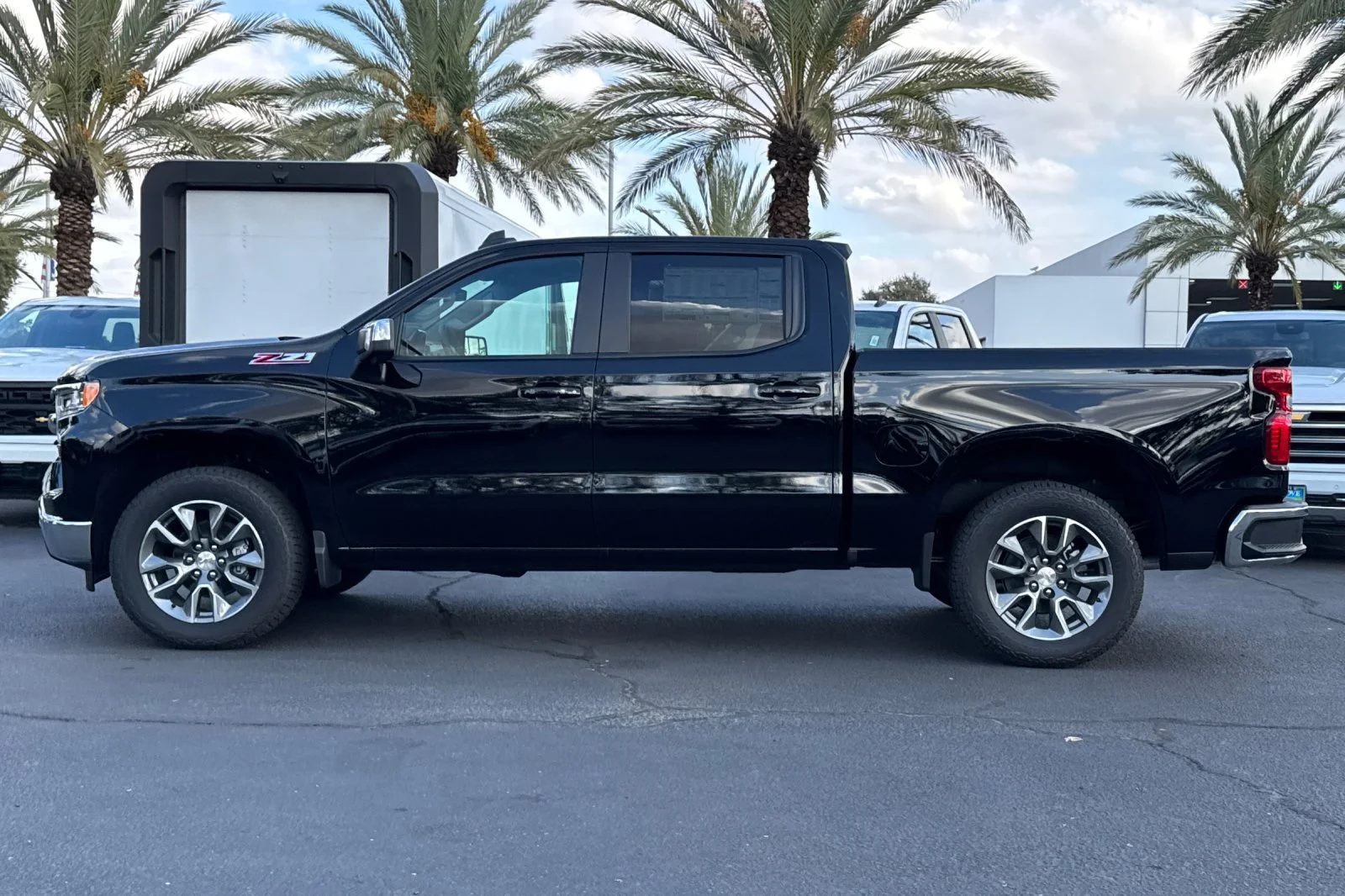 2026 Chevrolet Silverado 1500 LT view 6