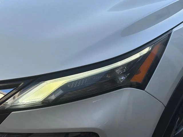 Used 2025 White Nissan SV image 9