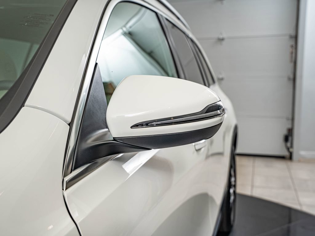 Certified Used 2026 Polar White Mercedes-Benz GLB 250 image 9