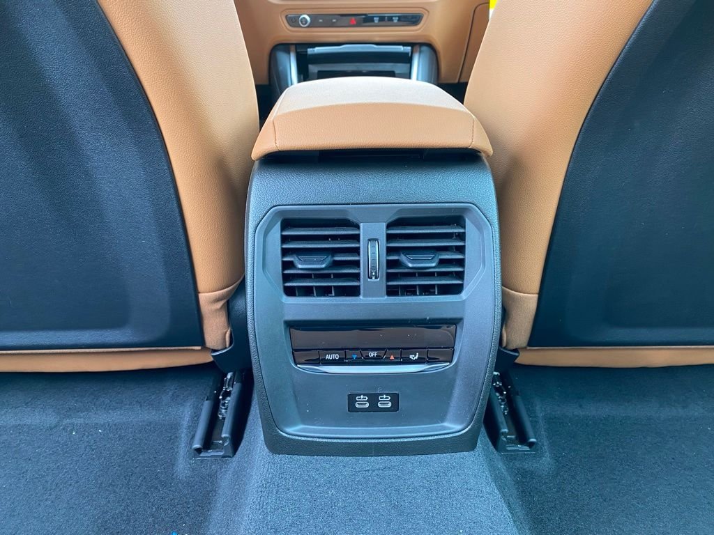 2026 BMW 3 Series 330i - Photo 8