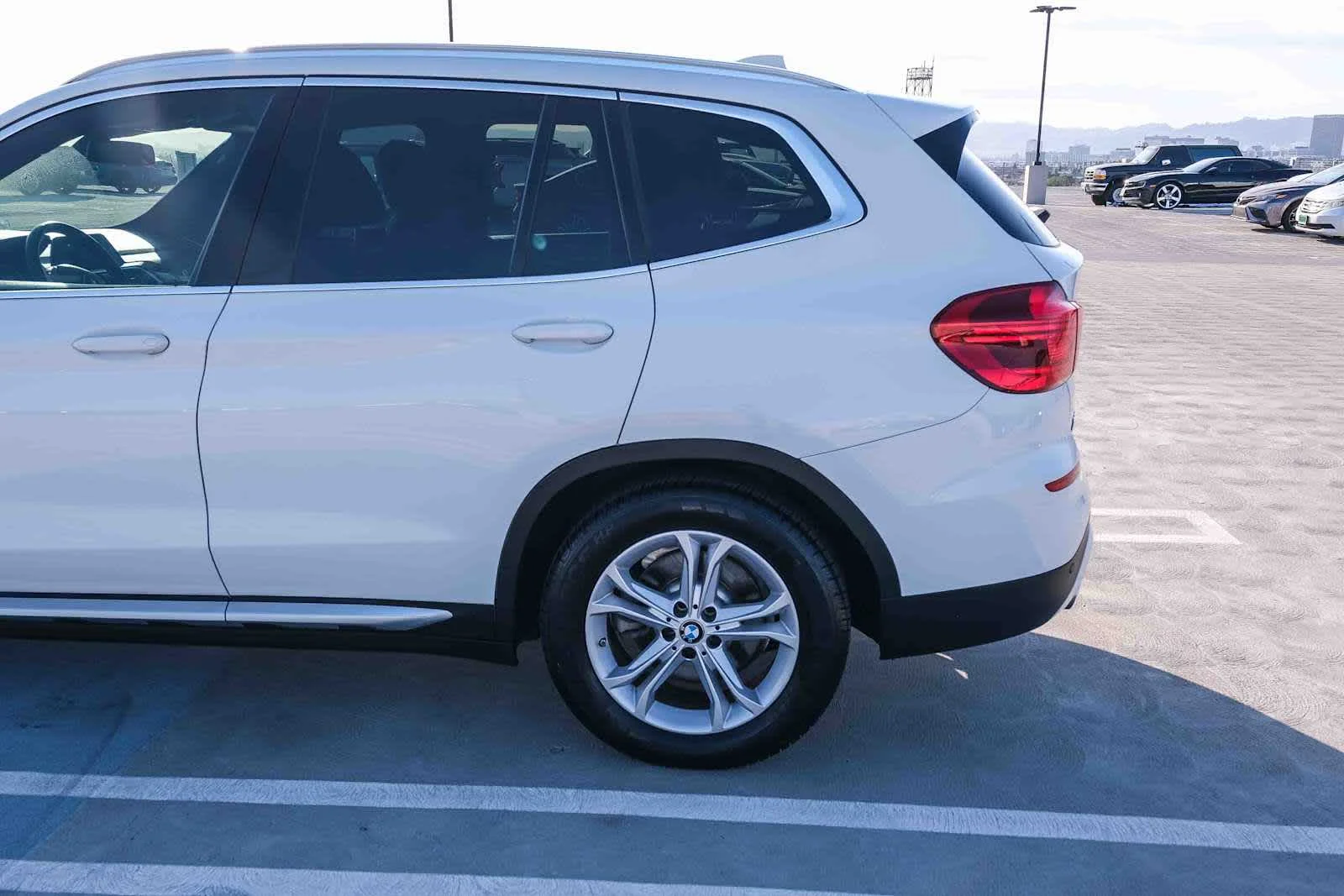 Used 2019 Alpine White BMW sDrive30i image 6