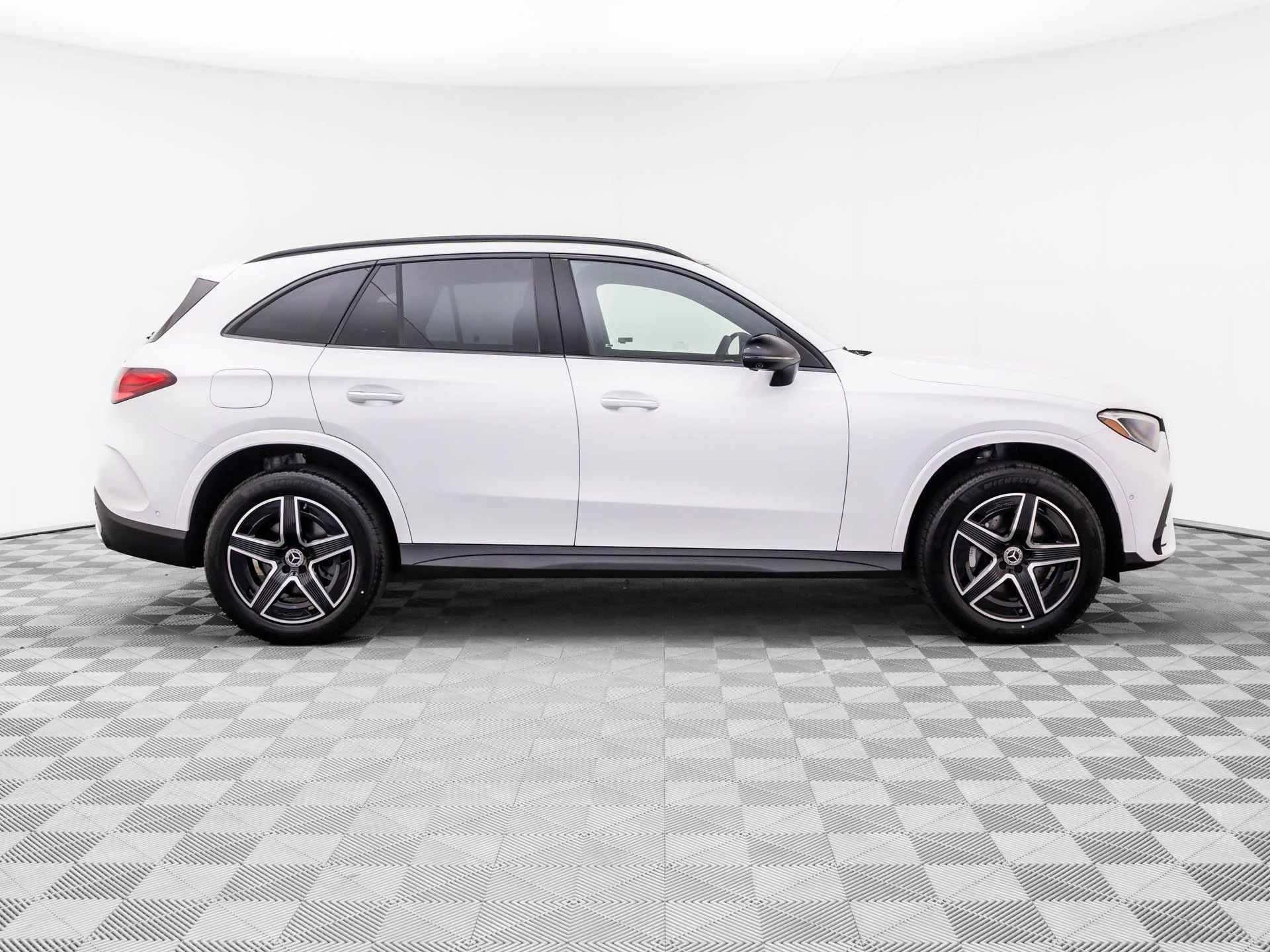 New 2026 White Mercedes-Benz GLC 300 image 6