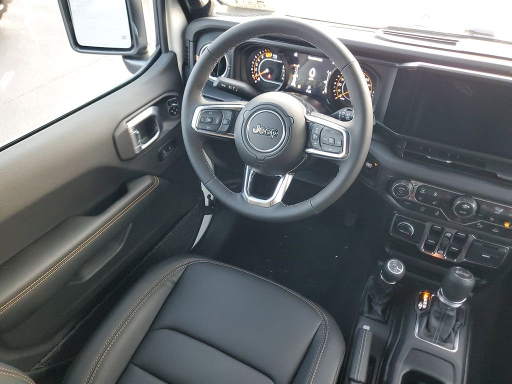 New 2026 Bright White Clear-Coat Exterior Paint Jeep Sahara image 17