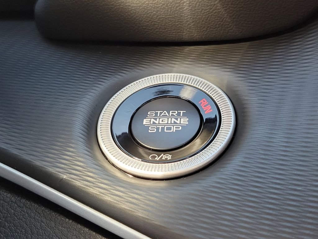 New 2026 Silver Zynith Jeep Laredo X image 27
